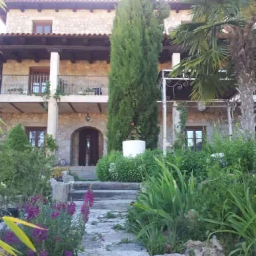 Zona de descanso exterior del hotel